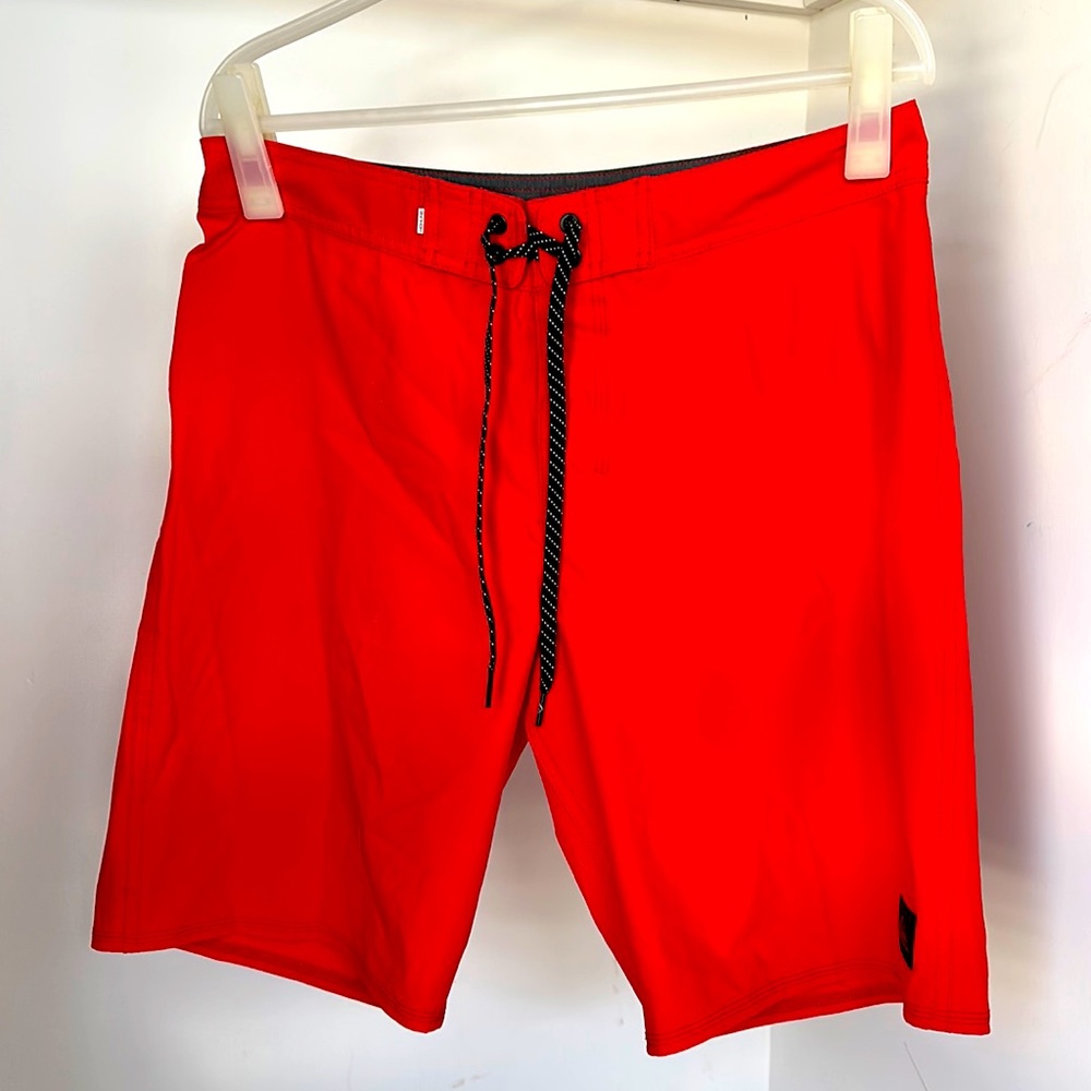 Quiksilver Highline Surfsilk Men’s 20” board shorts, red, size 31